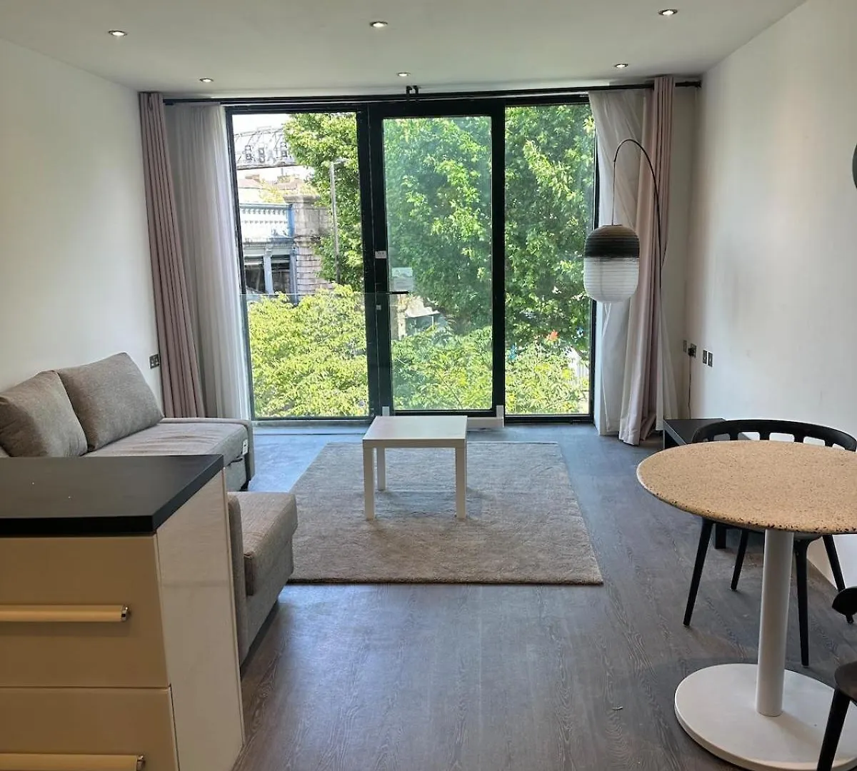 Apartment Bright Flat 1 Min To Tower Bridge - Green Views London United Kingdom