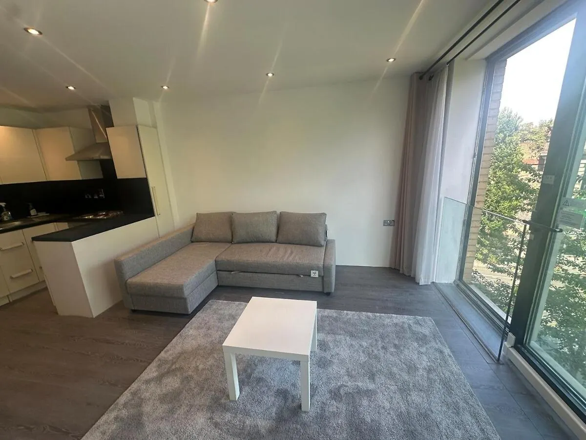 Bright Flat 1 Min To Tower Bridge - Green Views London 0*,  United Kingdom