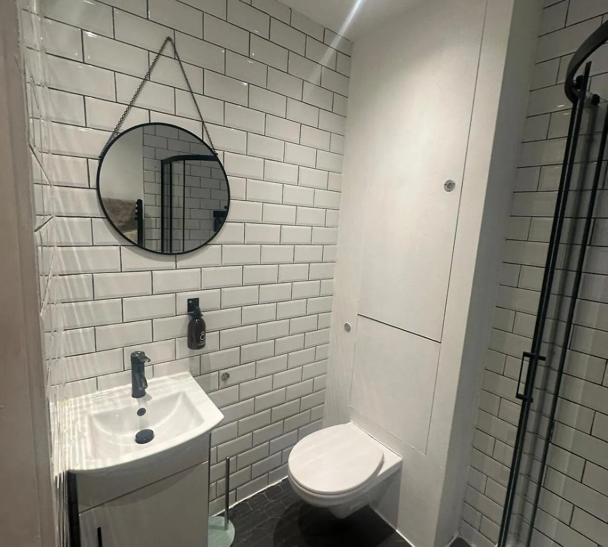 Bright Flat 1 Min To Tower Bridge - Green Views London Apartment