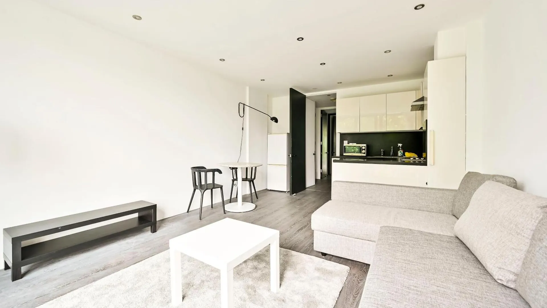 Bright Flat 1 Min To Tower Bridge - Green Views London 0*,  United Kingdom