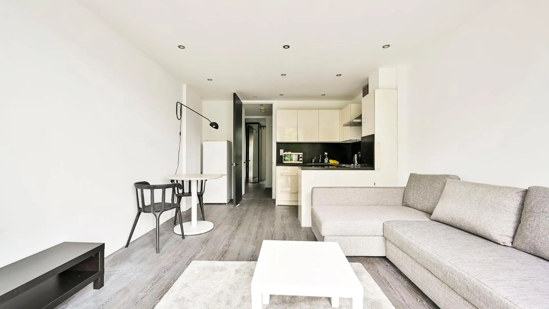 Bright Flat 1 Min To Tower Bridge - Green Views London Apartment